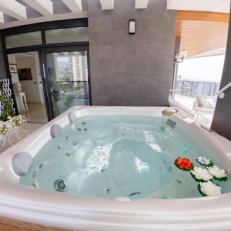 Апартаменти Sunset Waves Benidorm Julieta Vistas Al Mar Premium 200 Mt2 Con Jacuzzi En Terraza Екстер'єр фото