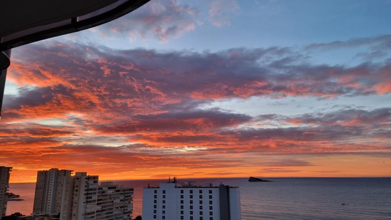 Апартаменти Sunset Waves Benidorm Julieta Vistas Al Mar Premium 200 Mt2 Con Jacuzzi En Terraza Екстер'єр фото